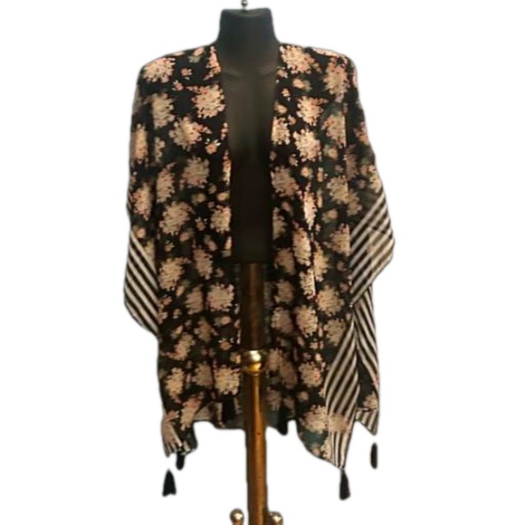 NWOT Time and Tru One size fits most floral striped kimono - Picture 5 of 11